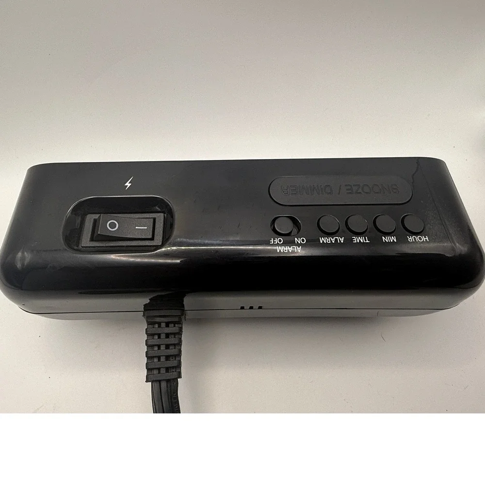 Sharp Alarm Clock Unisex OS Black Excellent LED AC Outlets USB Port SPC137 - Picture 2 of 3